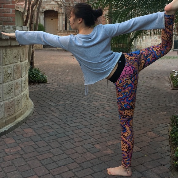 Betsey Johnson Yoga Pullover Sweatshirt - Picture 8 of 8